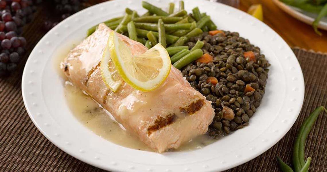 Grilled Salmon with Champagne Sauce